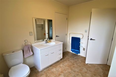 Photo of property in 140 Wattle Bay Road, Manukau Heads, Waiuku, 2684