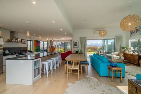 Photo of property in 7 Urquhart Place, Wanaka, 9305
