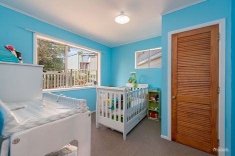 Photo of property in 32 Vista Crescent, Maoribank, Upper Hutt, 5018