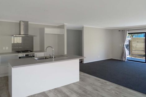 Photo of property in 2/25 Benge Crescent, Naenae, Lower Hutt, 5011