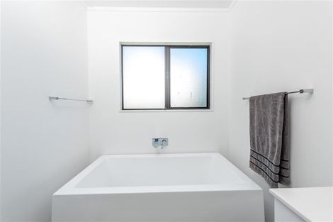 Photo of property in 2/185 Royal Road, Massey, Auckland, 0614