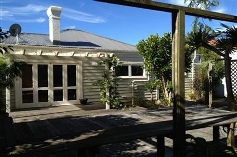 Photo of property in 5 Rutland Road, Stanley Point, Auckland, 0624