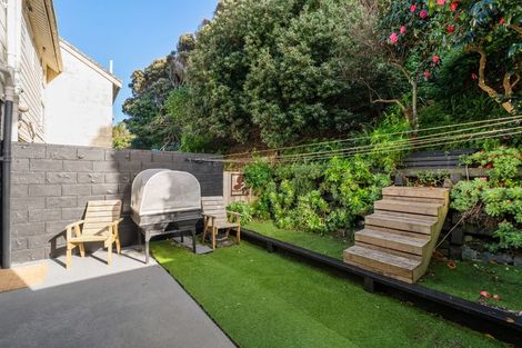 Photo of property in 2/104 Owhiro Bay Parade, Owhiro Bay, Wellington, 6023
