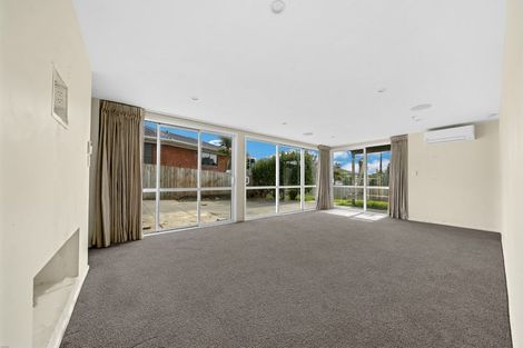 Photo of property in 68 Beechdale Crescent, Pakuranga Heights, Auckland, 2010