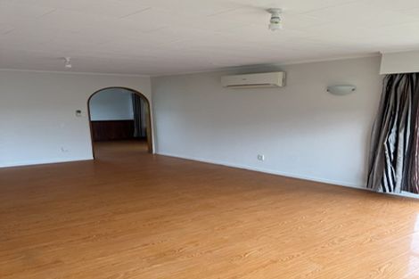 Photo of property in 17 Salamanca Road, Sunnynook, Auckland, 0620