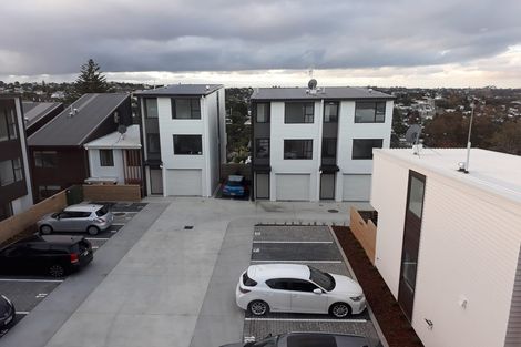Photo of property in 19/15 Chivalry Road, Glenfield, Auckland, 0629