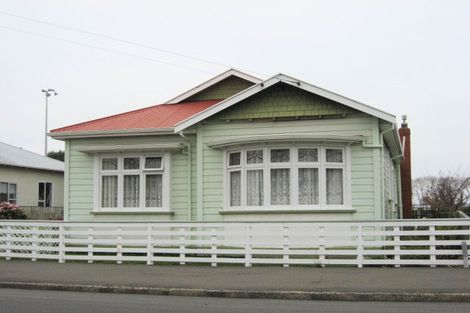 Photo of property in 237 Macandrew Road, Forbury, Dunedin, 9012
