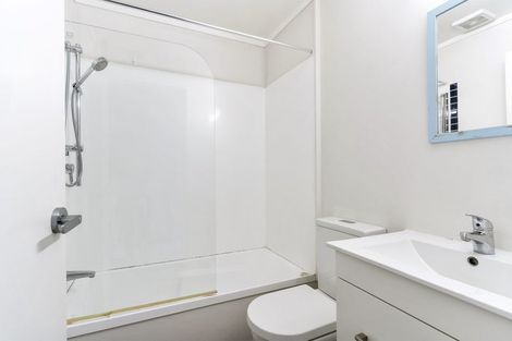 Photo of property in 2/93a Kelburn Parade, Kelburn, Wellington, 6012