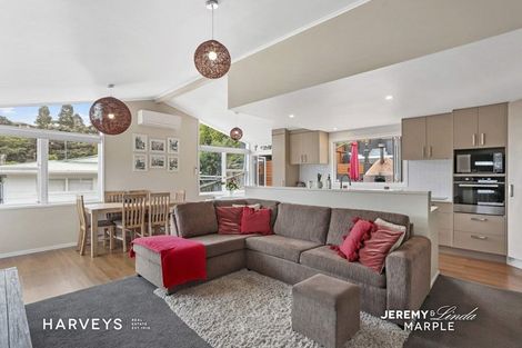 Photo of property in 21 Scotstoun Place, Glen Eden, Auckland, 0602