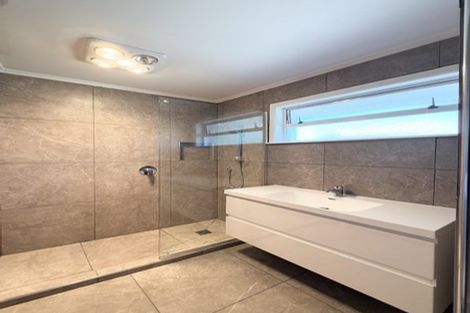 Photo of property in 61 Kirby Street, Glendene, Auckland, 0602