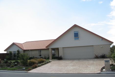 Photo of property in 8 Woodhaven Place, Parklands, Christchurch, 8083