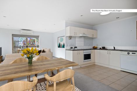 Photo of property in 2 Kathleen Reece Place, Waiuku, 2123