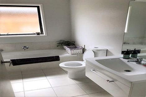 Photo of property in 72 Isabella Drive, Pukekohe, 2120