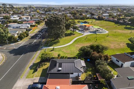 Photo of property in 35 Matavai Street, Mount Maunganui, 3116
