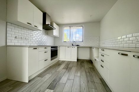 Photo of property in 2/84 Lynwood Road, New Lynn, Auckland, 0600