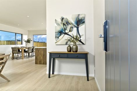 Photo of property in 3 Tarras Road, Kumeu, 0810