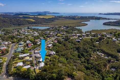 Photo of property in 6 Johnson Lane, Haruru, 0204