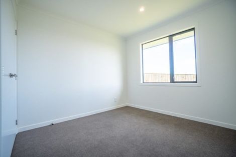 Photo of property in 33 Silicon Way, Fitzherbert, Palmerston North, 4410
