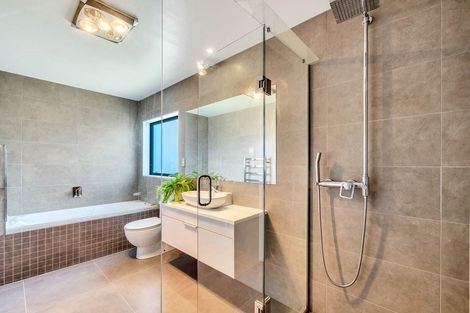 Photo of property in 14 Platinum Rise, Ranui, Auckland, 0612