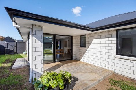 Photo of property in 12 Lewis Way, Cambridge, 3434