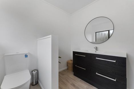 Photo of property in 15 Hanmer Place, Highbury, Palmerston North, 4412