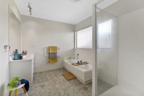 Photo of property in 5 Padstow Place, Camborne, Porirua, 5026