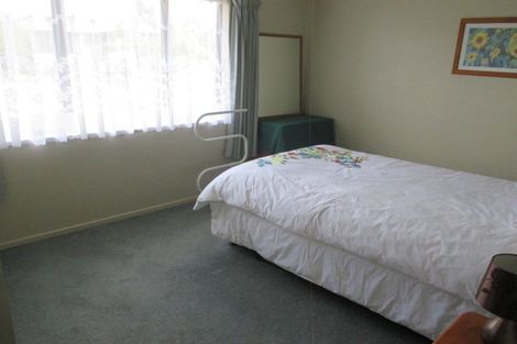 Photo of property in 19 Greenwood Place, Fitzherbert, Palmerston North, 4410
