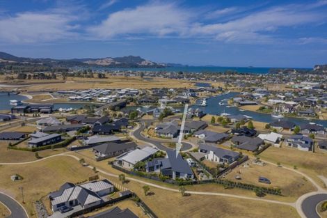 Photo of property in 20 Roseberry Place, Whitianga, 3510