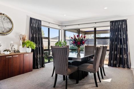 Photo of property in 25 Chestnut Close, Kelvin Grove, Palmerston North, 4414