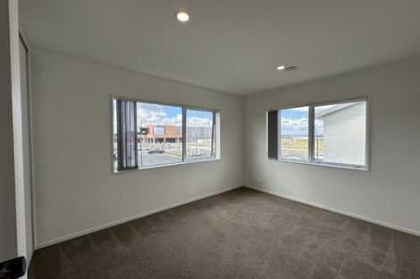 Photo of property in 2 Treestump Road, Takanini, 2112