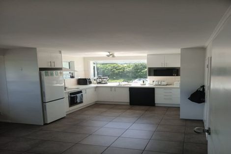 Photo of property in 24 Bartlett Grove, Tawa, Wellington, 5028
