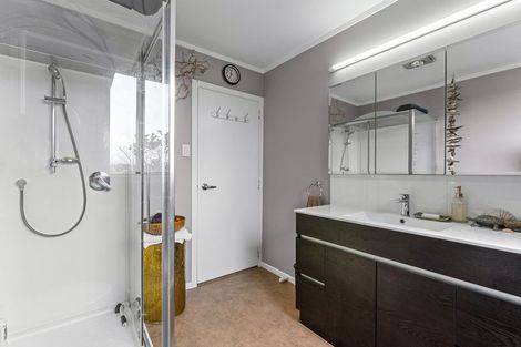 Photo of property in 592 Kanohi Road, Kaukapakapa, 0873