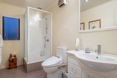 Photo of property in 1/15 Telephone Road, Birkenhead, Auckland, 0626