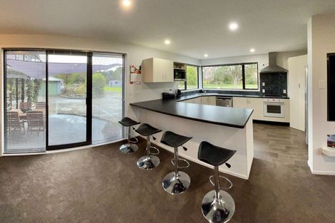Photo of property in 729 Makerua Road, Tokomaru, Palmerston North, 4474