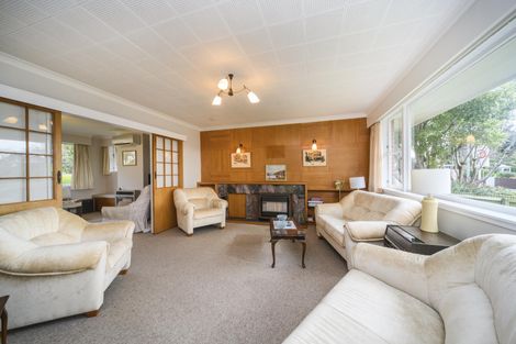 Photo of property in 6 Churchill Avenue, Hokowhitu, Palmerston North, 4410