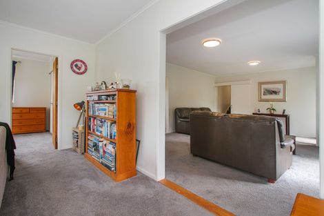 Photo of property in 52 Weatherly Road, Torbay, Auckland, 0630