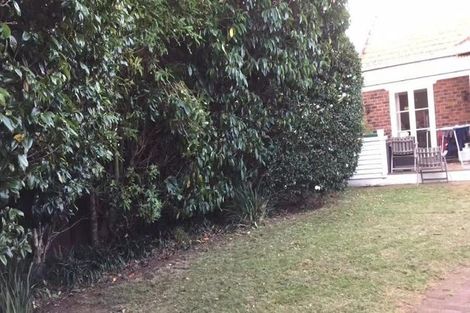 Photo of property in 7 Otahuri Crescent, Greenlane, Auckland, 1051