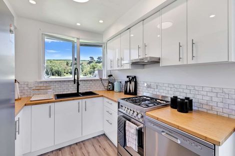 Photo of property in 3265 South Head Road, South Head, Helensville, 0874