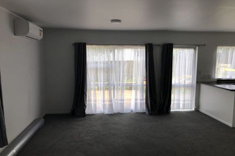Photo of property in 2/388 Te Atatu Road, Te Atatu Peninsula, Auckland, 0610