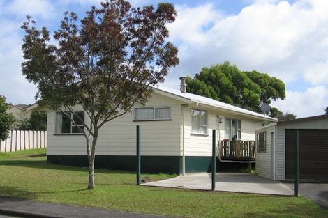 Photo of property in 43 Claverdon Drive, Massey, Auckland, 0614