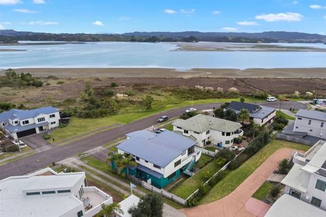 Photo of property in 20 Rangitukehu Street, Ohope, 3121