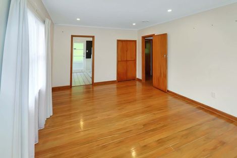 Photo of property in 16 Redwood Avenue, Tawa, Wellington, 5028