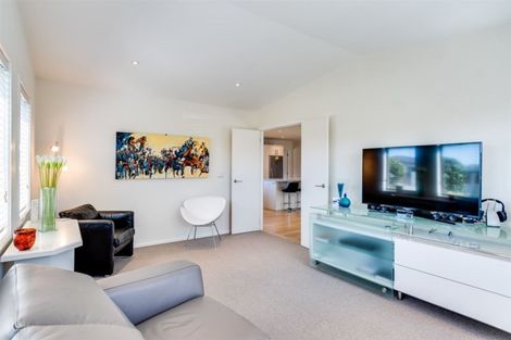 Photo of property in 11 Portland Place, Poraiti, Napier, 4112