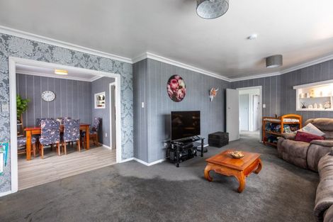 Photo of property in 15 Fox Street, Woodville, 4920