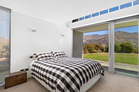 Photo of property in 311 Beacon Point Road, Wanaka, 9305