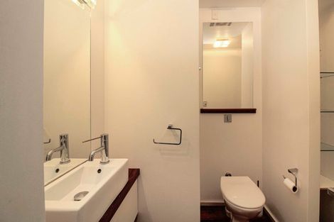 Photo of property in Hannahs Warehouse Apartments, 21/13 Leeds Street, Te Aro, Wellington, 6011
