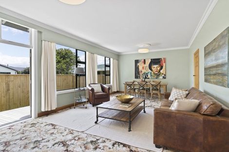 Photo of property in 2 Farley Avenue, Greytown, 5712