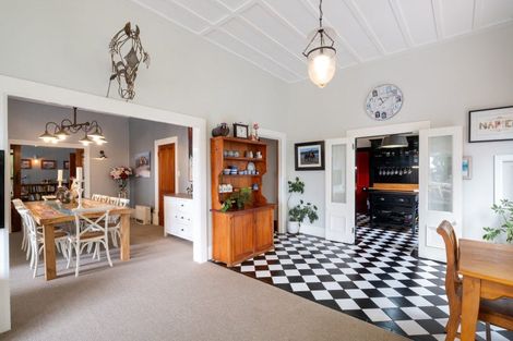 Photo of property in 27 Fitzroy Road, Bluff Hill, Napier, 4110