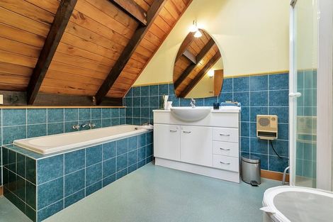 Photo of property in 72 Brigantine Drive, Beach Haven, Auckland, 0626