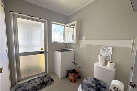 Photo of property in 2/7 Constance Place, Clover Park, Auckland, 2019